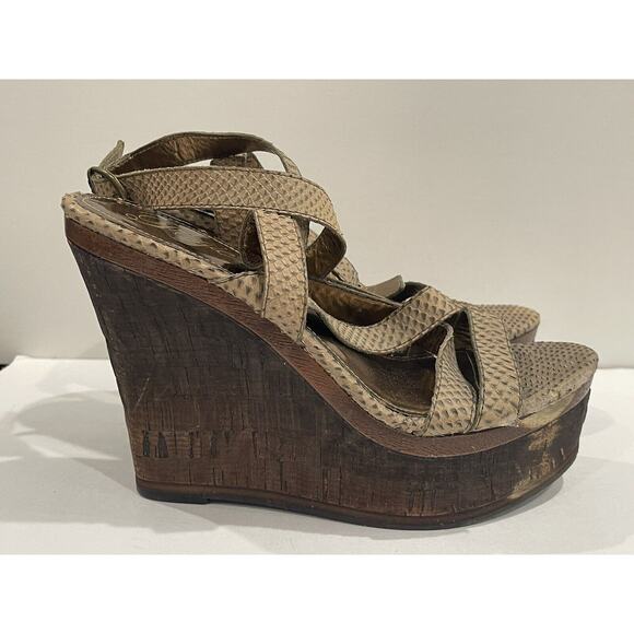 Fergie Womens Gladiator Strappy RUSHER Platform Dark Beige Tones size 10 - Picture 4 of 10